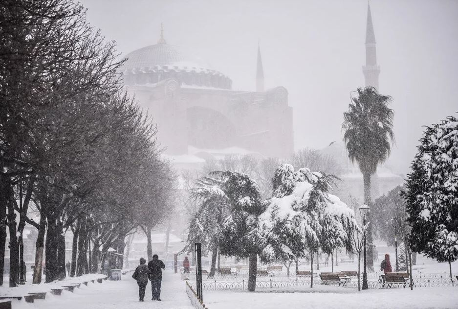 Atmosfer'de yaramaz dönem başlıyor diyen Kerem Ökten kar fırtınasının İstanbul'u vuracağı tarihi açıkladı 10