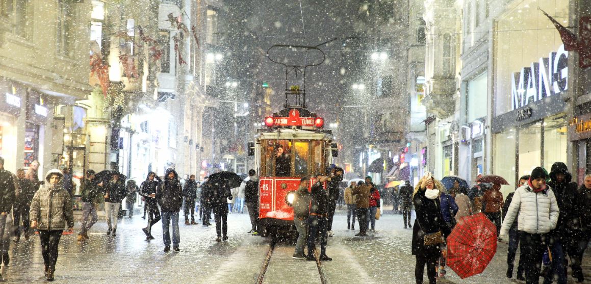 Atmosfer'de yaramaz dönem başlıyor diyen Kerem Ökten kar fırtınasının İstanbul'u vuracağı tarihi açıkladı 21