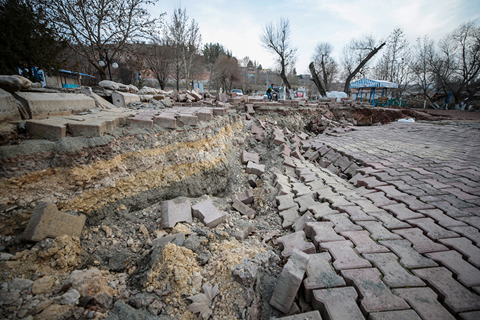 Gölbaşı Gölleri Tabiat Parkı da depremde hasar gördü 14