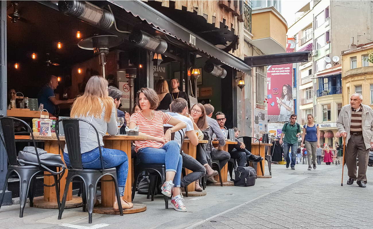 İstanbul'dan kaçan kaçana. İki şehre akın edildi 10