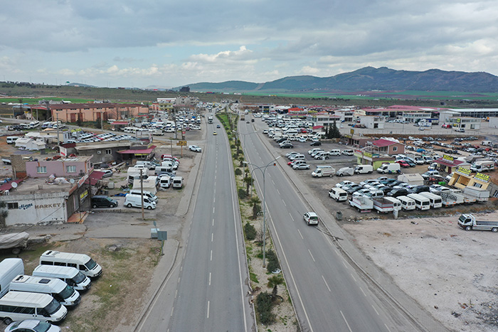 Deprem felaketinde oto galeriler büyük yara aldı 12