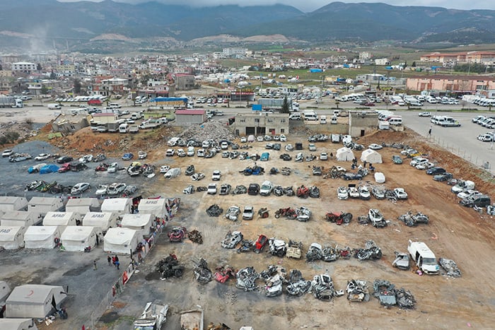 Deprem felaketinde oto galeriler büyük yara aldı 5