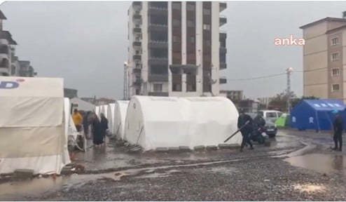 Çadır kentleri su bastı: Depremde ölmedik suda öleceğiz devlet bizi bıraktı 21