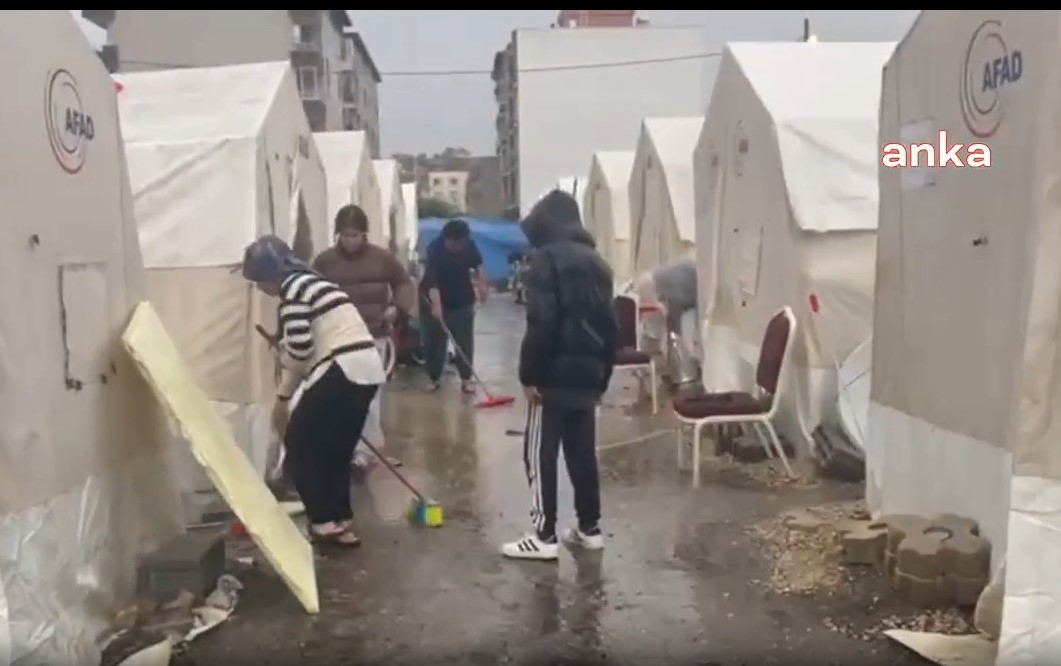 Çadır kentleri su bastı: Depremde ölmedik suda öleceğiz devlet bizi bıraktı 2