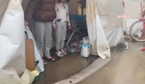 Çadır kentleri su bastı: Depremde ölmedik suda öleceğiz devlet bizi bıraktı 6