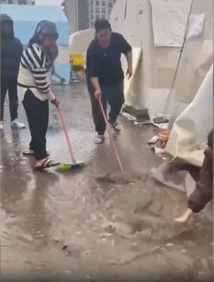 Çadır kentleri su bastı: Depremde ölmedik suda öleceğiz devlet bizi bıraktı 8