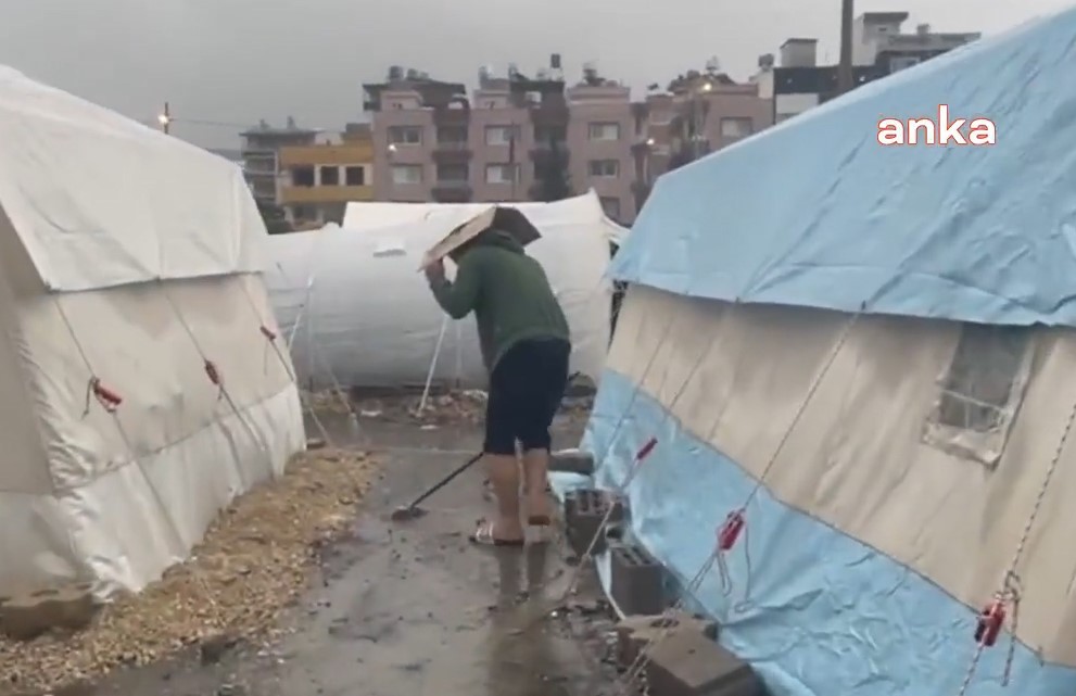 Çadır kentleri su bastı: Depremde ölmedik suda öleceğiz devlet bizi bıraktı 5