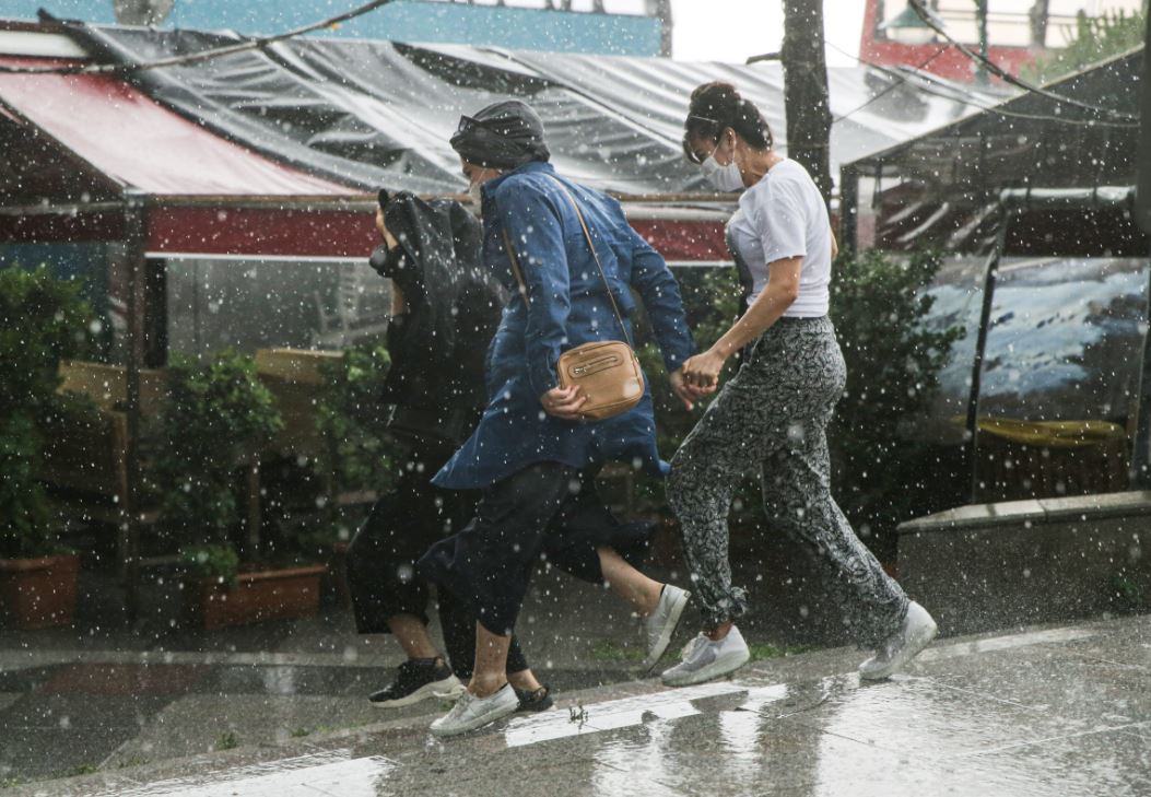 Sel fırtına kar toz taşınımı vuracak. Meteoroloji bölge bölge uyardı 14