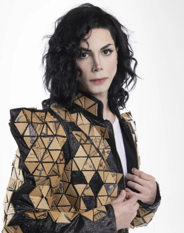 Michael Jackson'a benzemek isteyen genç görenleri hayrete düşürdü. Defalarca estetik operasyon geçirdi 11