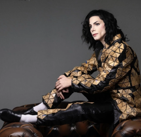 Michael Jackson'a benzemek isteyen genç görenleri hayrete düşürdü. Defalarca estetik operasyon geçirdi 7