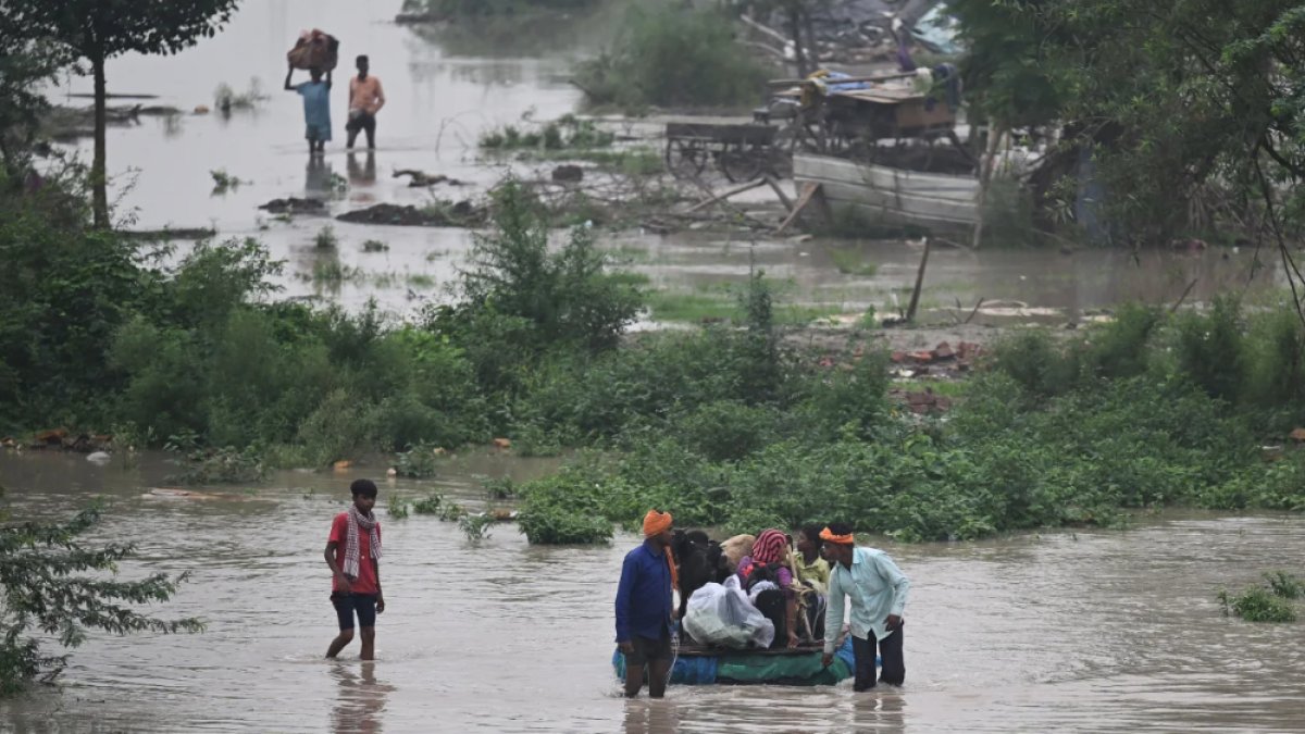 Hindistan'ın kuzeyindeki selde en az 41 kişi öldü