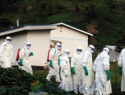 Ebola virüsü hızla yayılıyor