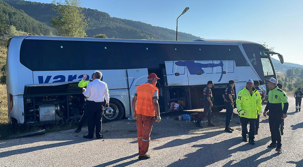 Yolcu otobüsü kontrolden çıktı: 14 yaralı