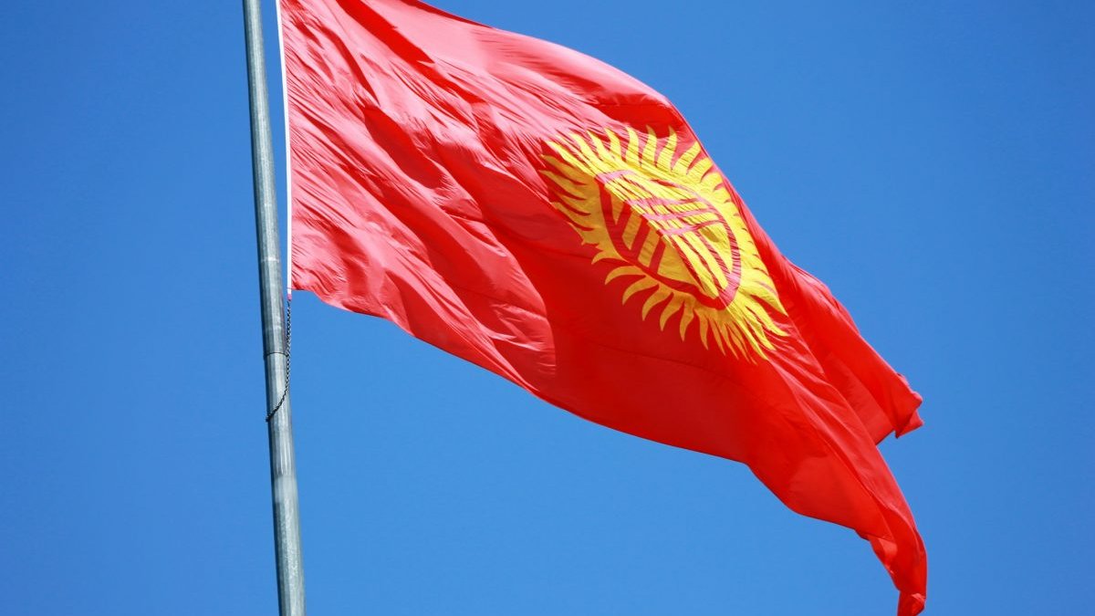 Kırgızistan, Kırgızca bilmeyen devlet memurlarını işten çıkaracak