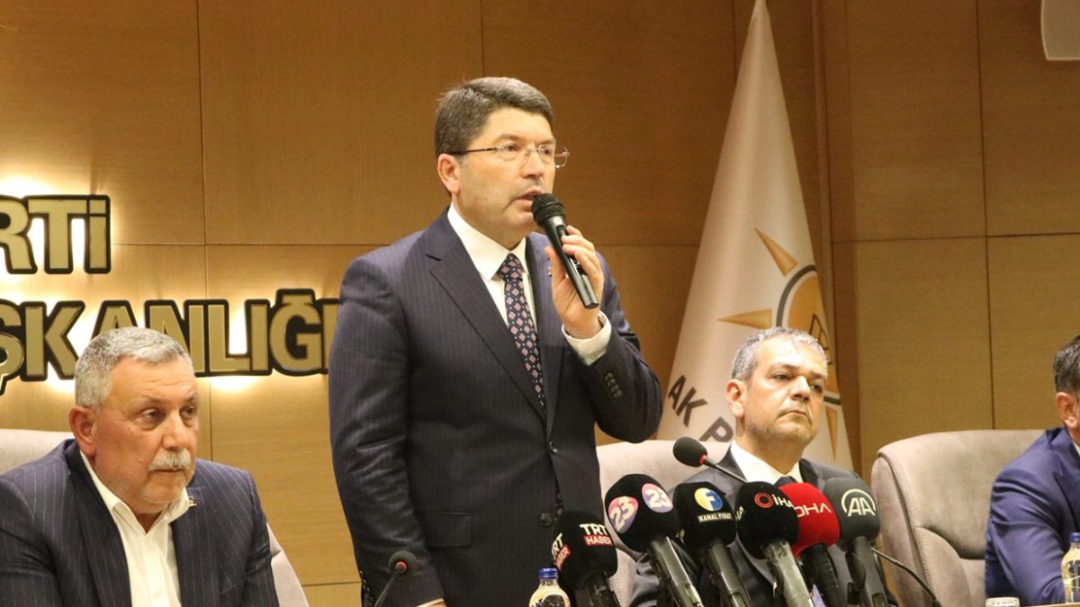 Adalet Bakanı Tunç, İzmir’de İsveç Konsolosluğu binasına saldırıyı kınadı