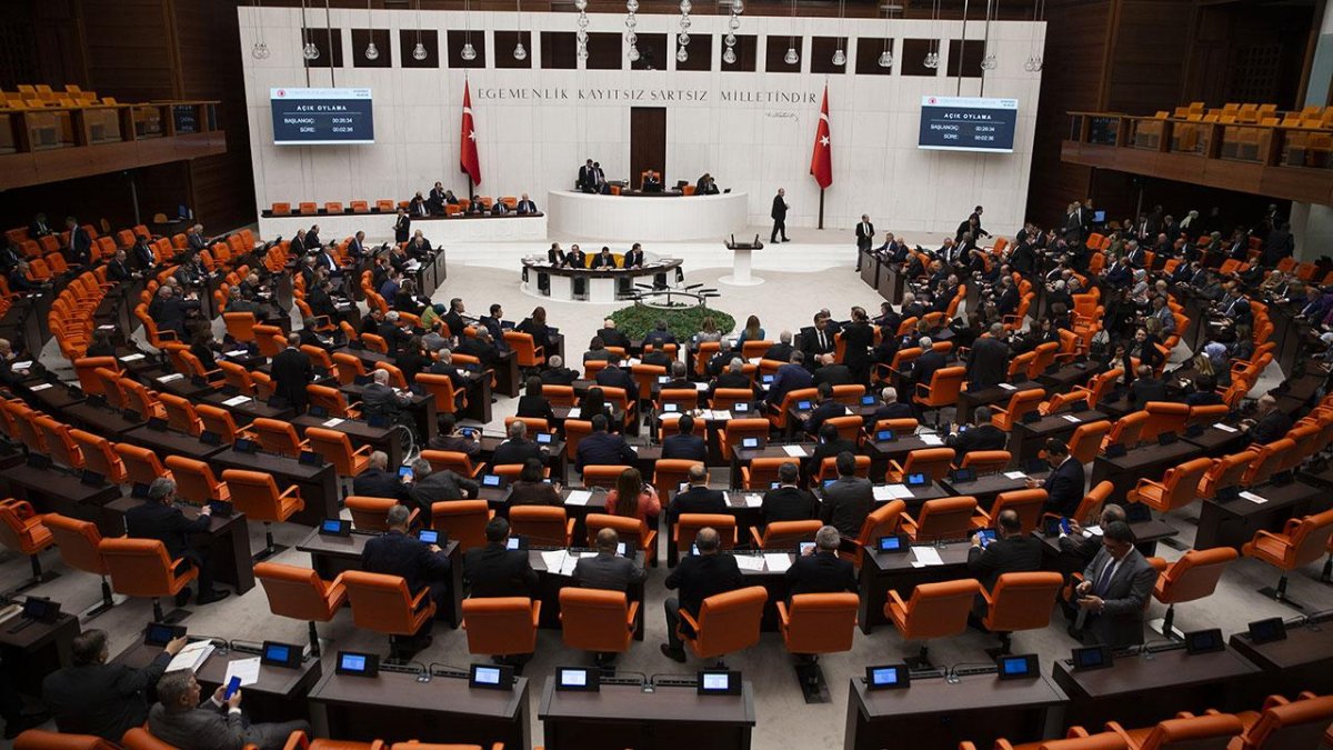 Meclis Akbelen gündemiyle olağanüstü toplandı