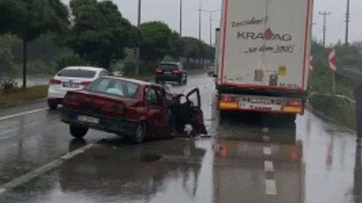 Samsun'da trafik kazası. 1 kişi öldü 2 kişi yaralandı.