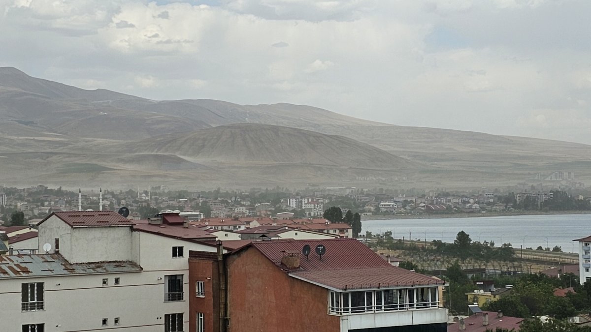 Bitlis'te toz fırtınası