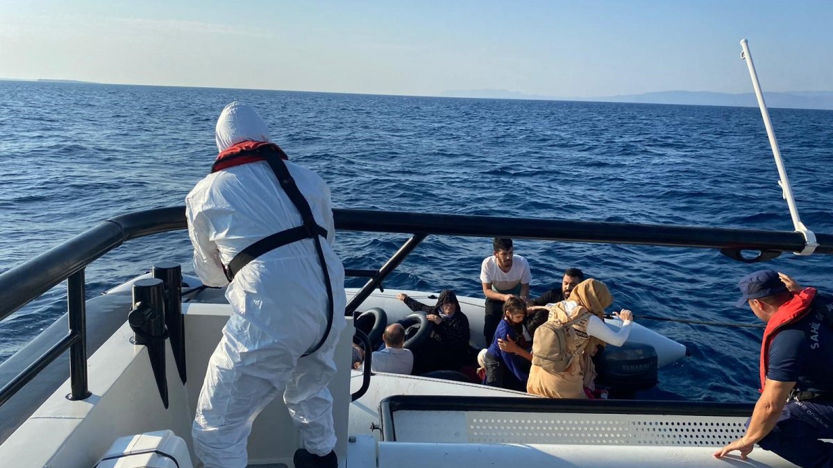 Yunan askerlerinin geri ittiği 19 sığınmacıyı Sahil Güvenlik Ekipleri kurtardı
