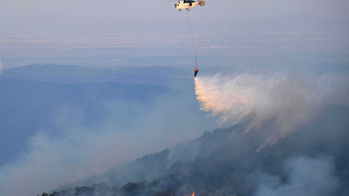 Yunanistan AB tarihinin en büyük yangınlarını yaşıyor