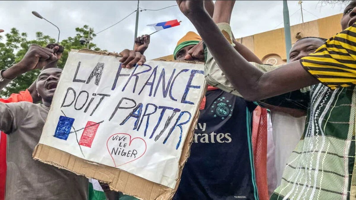 Nijer'de Fransa'ya öfke büyüyor. Büyükelçiyi sınır dışı edecekler