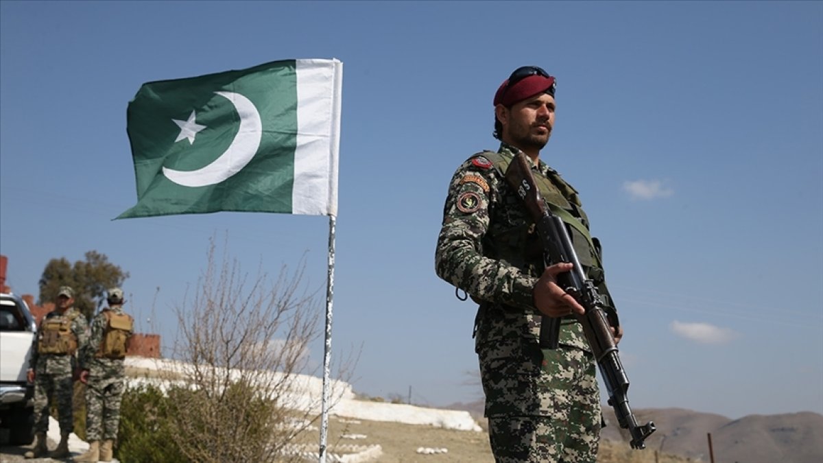 Pakistan: Afganistan'da bırakılan ABD askeri teçhizatı militanların elinde