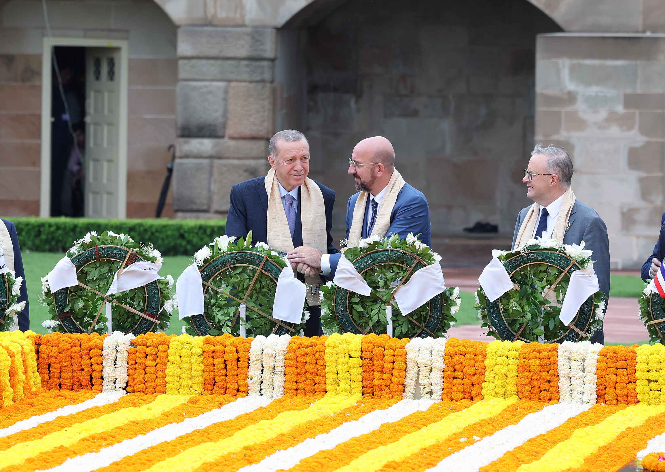 Erdoğan Gandhi'nin mezarını ziyaret etti