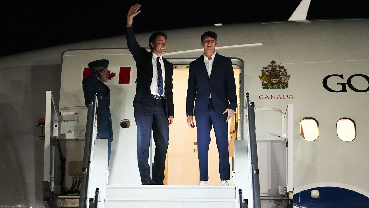 Kanada Başbakanı Trudeau, uçak arızası nedeniyle mahsur kaldığı Yeni Delhi'den ayrıldı