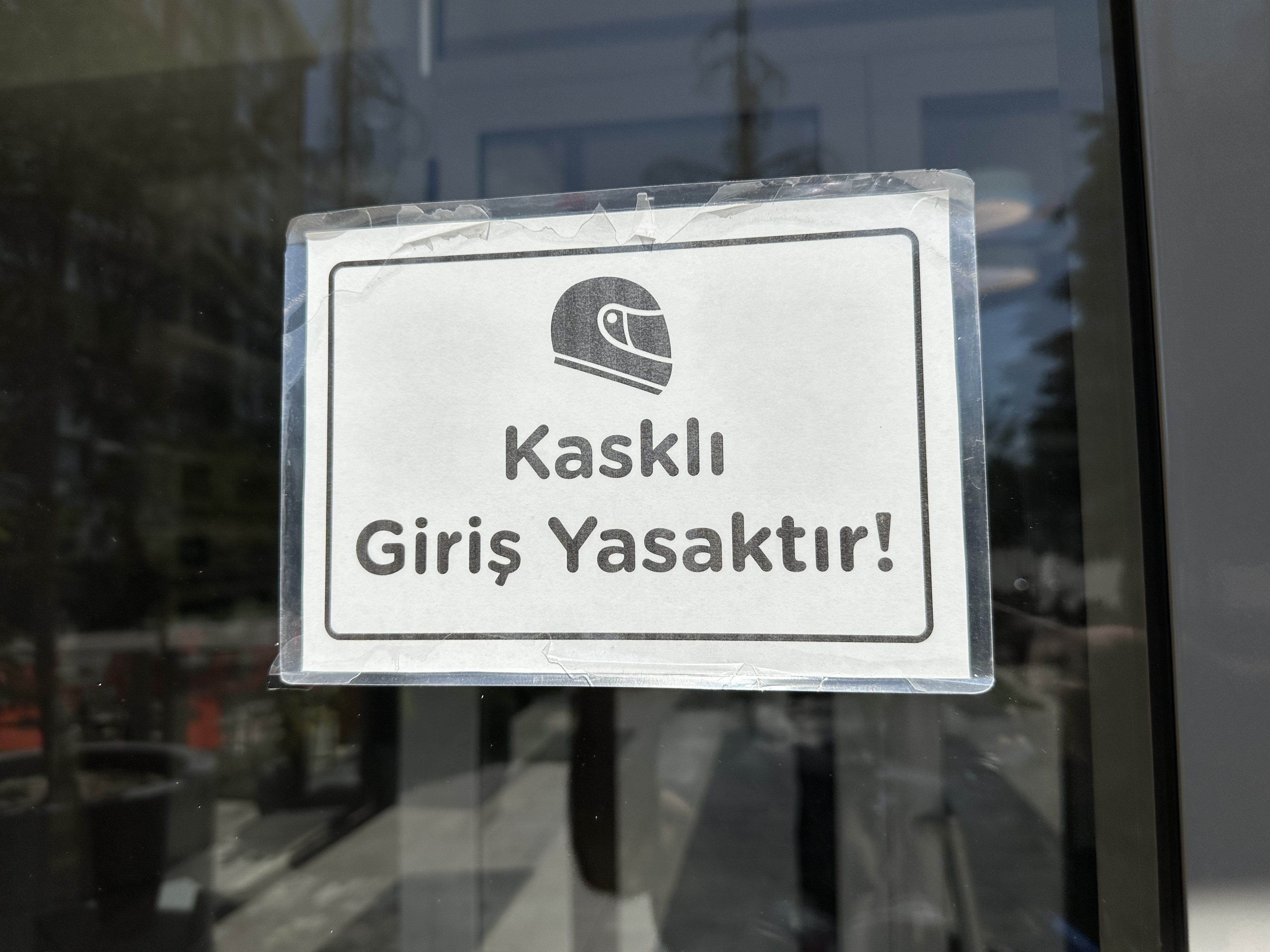İstanbul'un ardından sitelere kasklı giriş yasağı Eskişehir’de de başladı