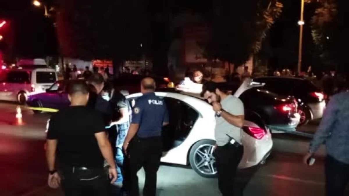 Adana’da çalıntı otomobil kovalamacası. Polise ateş açtılar