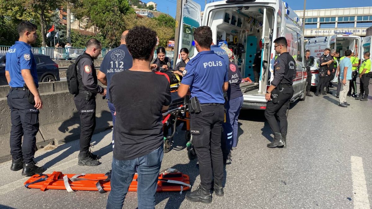 Göreve giden çevik kuvvet ekibi zincirleme kazaya karıştı: 5 polis yaralandı