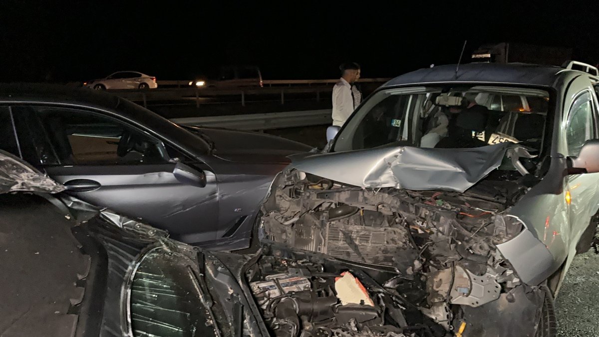 Anadolu Otoyolu'nda zincirleme kazada 11 araç birbirine girdi