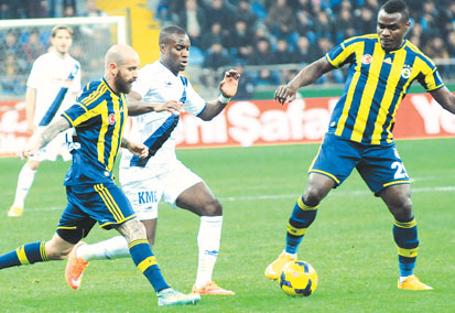 Fenerbahçe Kayseri'de penaltıyla güldü