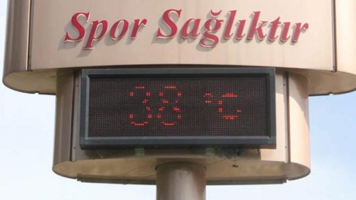 Adana Eylül'de de kavruluyor. Termometreler tavan yaptı