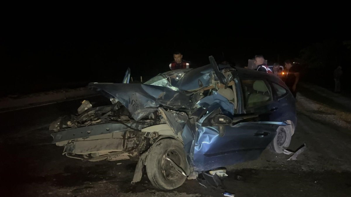 Nevşehir’de otomobil ile kamyon çarpıştı: 1 ölü, 2 yaralı