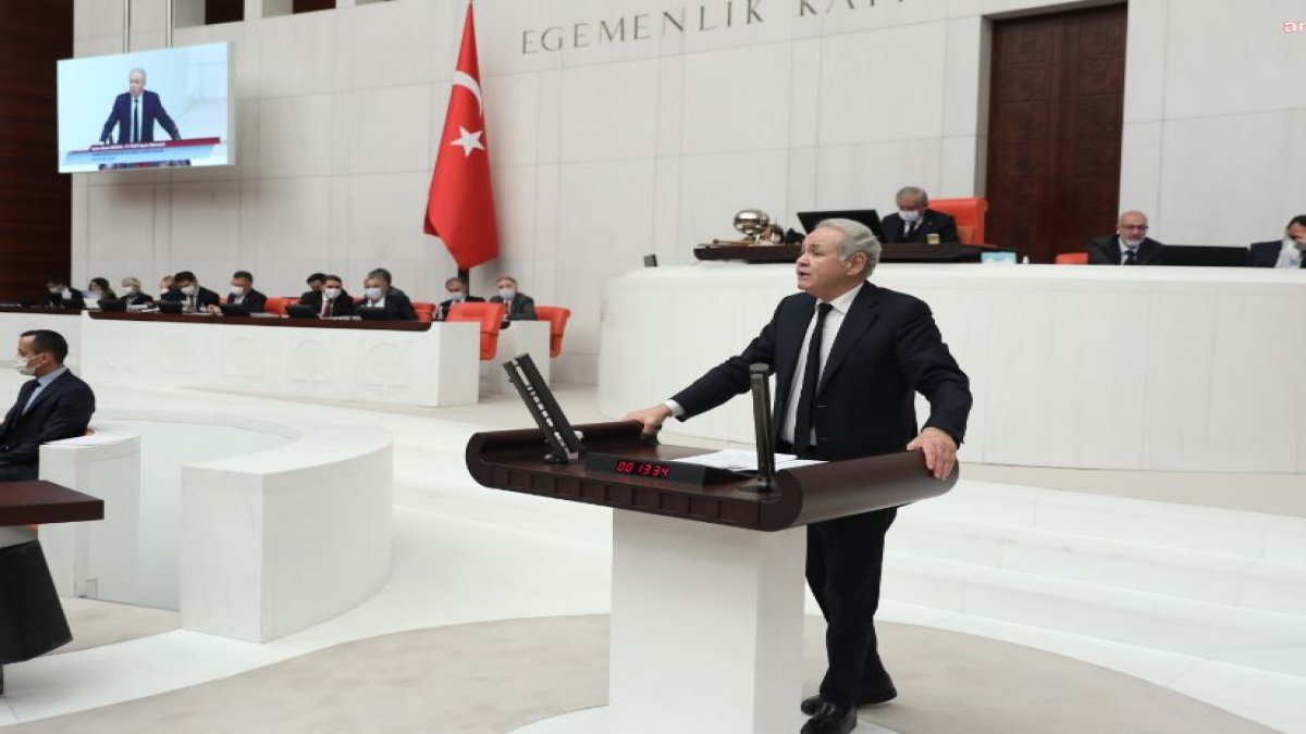 Aydın Adnan Sezgin, İYİ Parti'den istifa etti