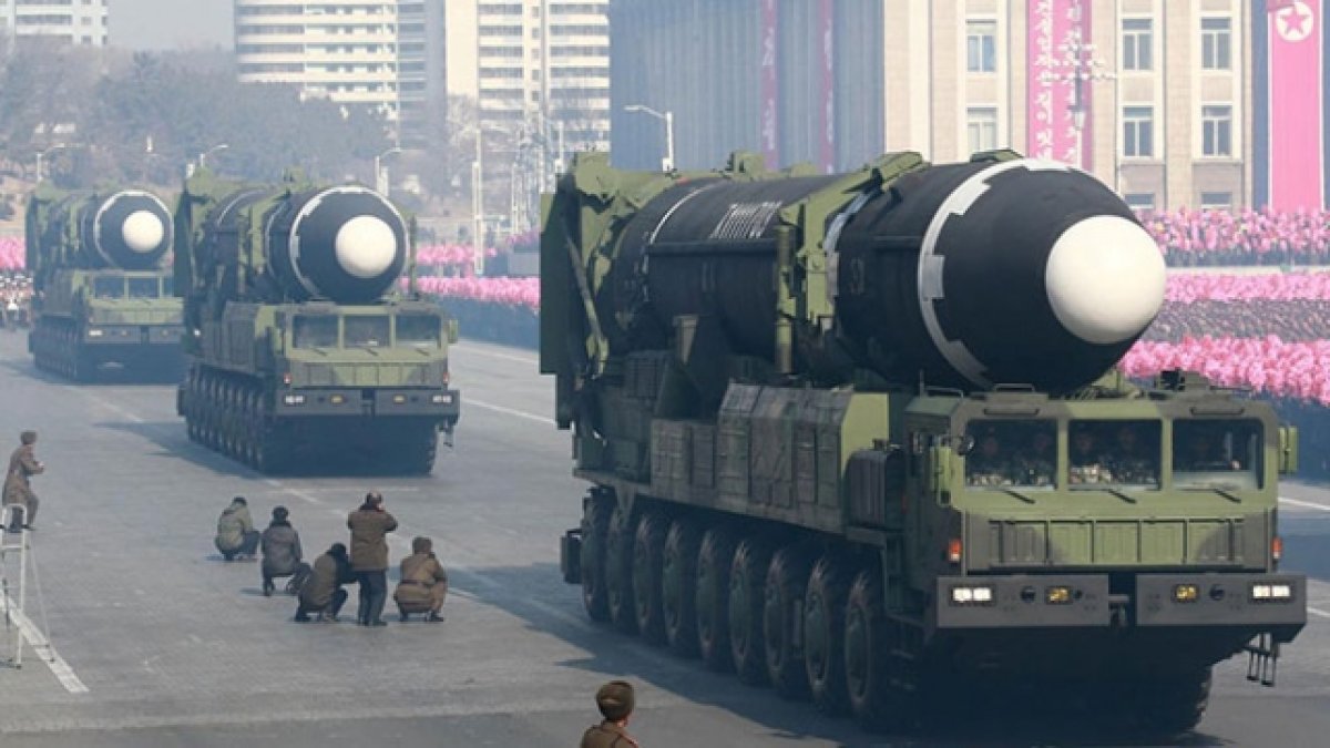 Kuzey Kore anayasasına 'nükleer güç politikaları' ekledi