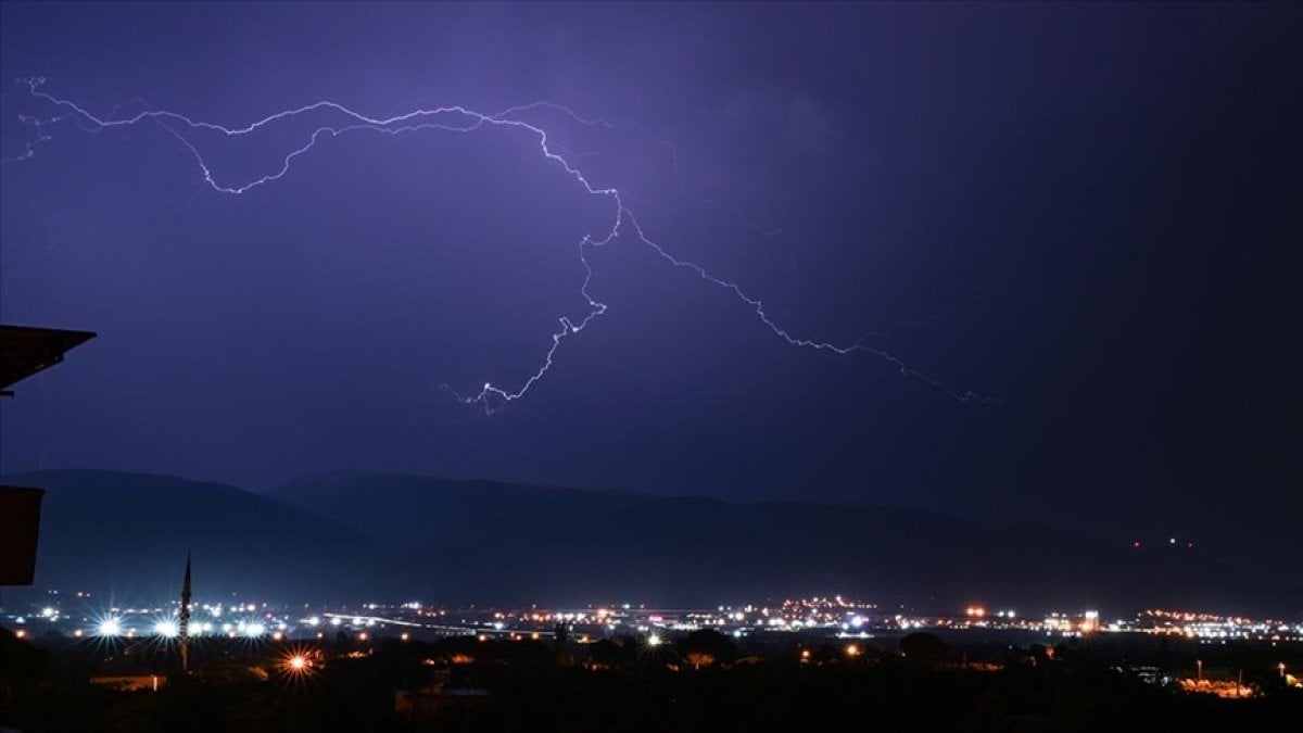 Meteoroloji Ankara ve Isparta için saat verip uyardı: Gök gürültülü sağanak geliyor