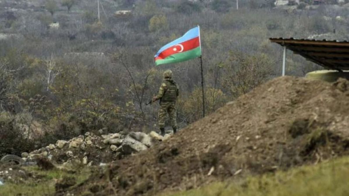 Ermenistan'dan açılan keskin nişancı ateşiyle Azerbaycan askeri şehit oldu