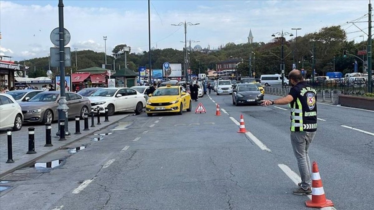 Fatih’te yolcudan fahiş ücret isteyen taksicilere ceza yağdı