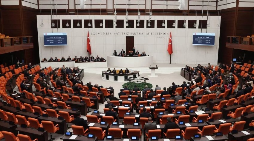 Irak ve Suriye tezkeresi Meclis'e geliyor