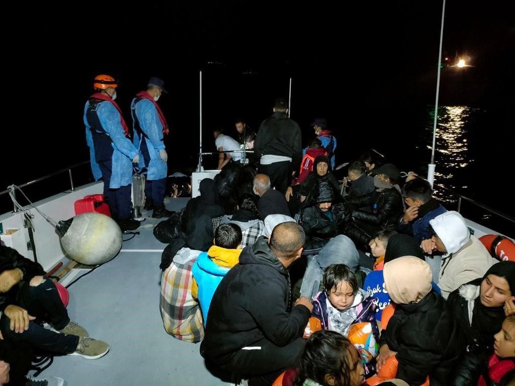 Balıkesir'de 47 kaçak göçmen yakalandı