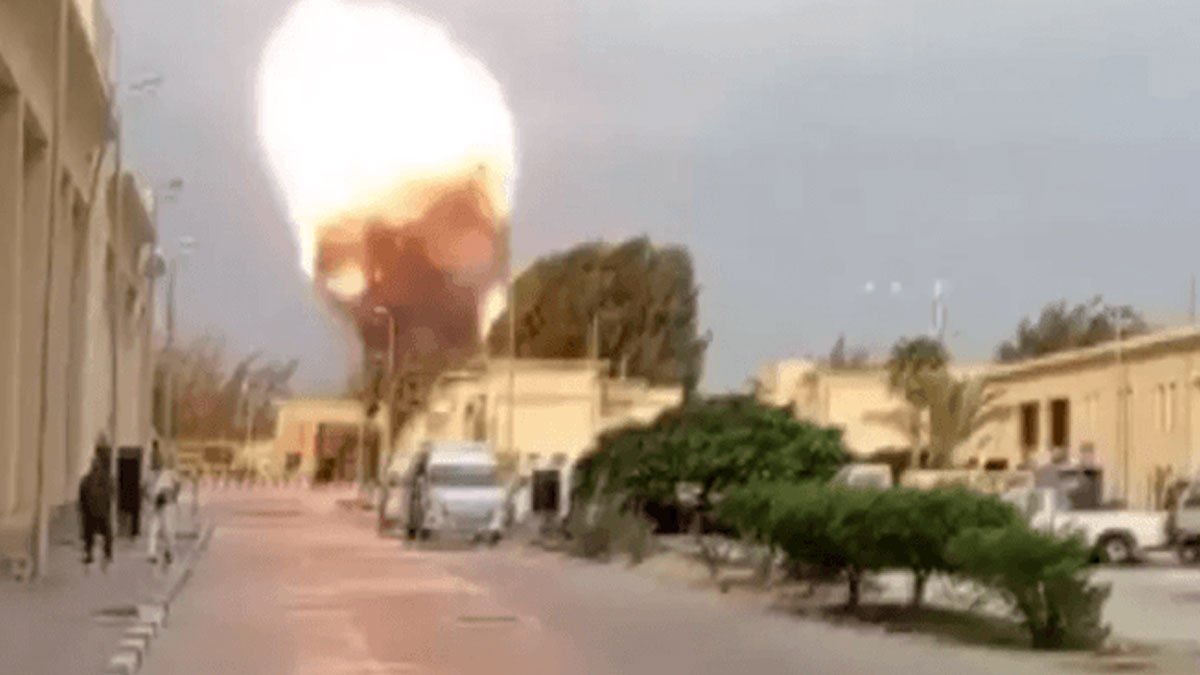 İsrail uçakları, Refah Sınır Kapısı’nı bombaladı