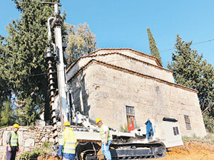 Tarihi cami  restore ediliyor