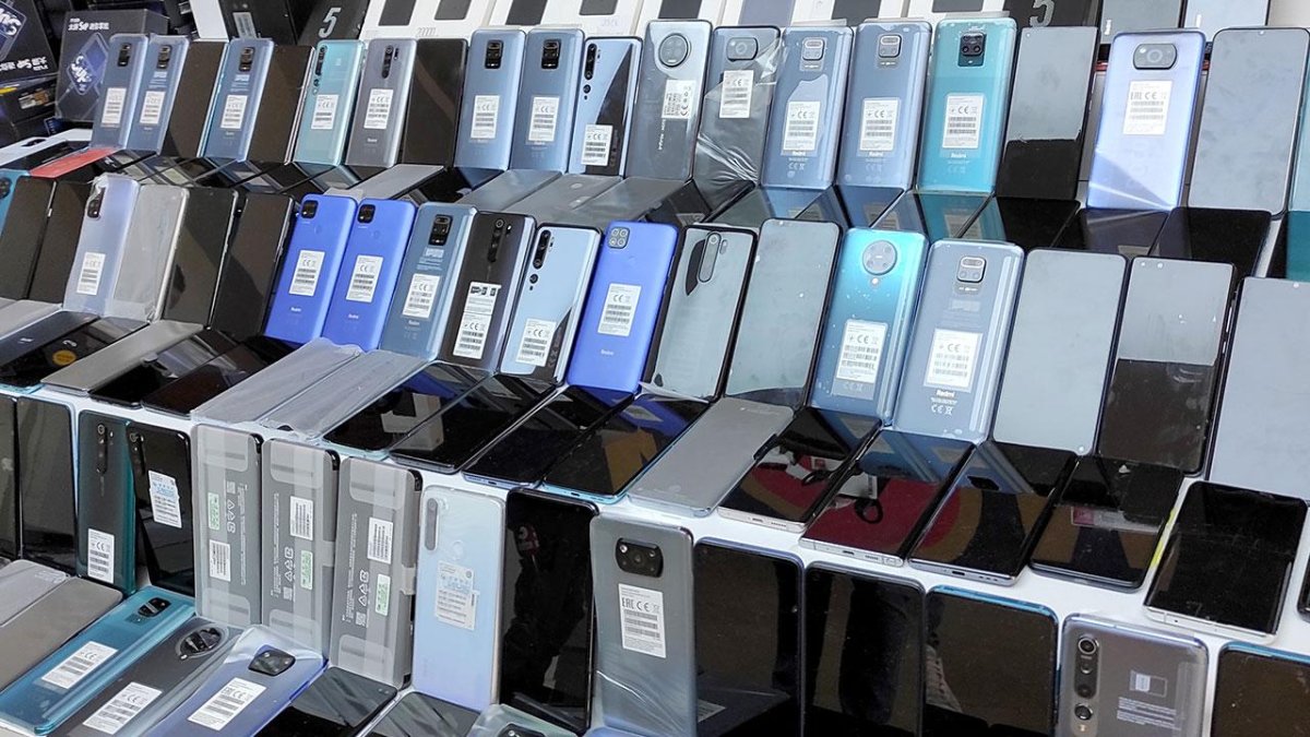 Gaziantep'te 52 kaçak cep telefonu ele geçirildi