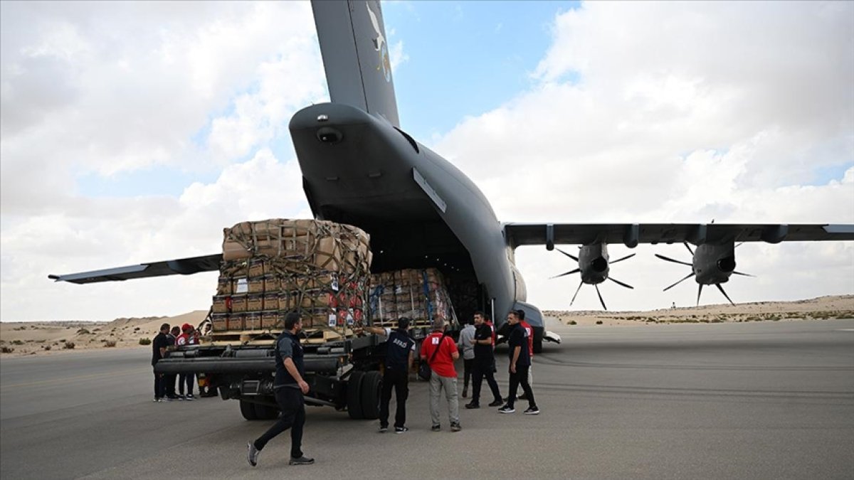 Gazzeli siviller için Türkiye'den gıda ve tıbbi malzeme yardımı