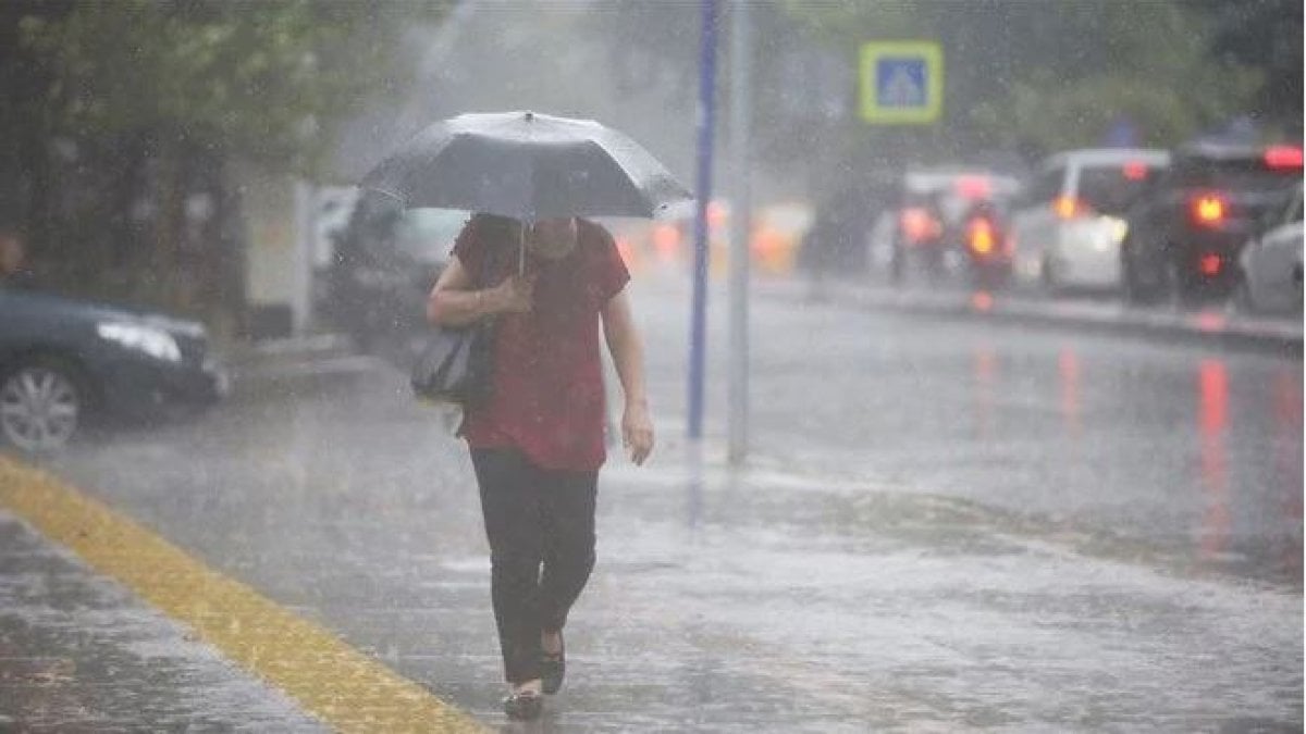 Meteoroloji'den 12 ile sarı kodlu uyarı: Kuvvetli yağış ve toz taşınımı bekleniyor