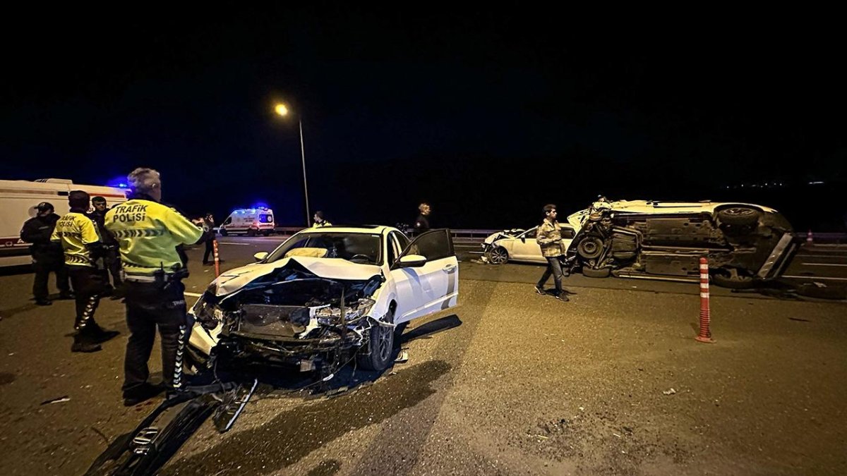 Kuzey Marmara Otoyolu'nda zincirleme kaza: 2'si ağır 9 yaralı