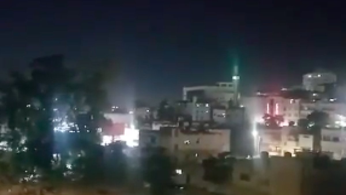 İsrail'in hastane saldırısından sonra Batı Şeria'da camiler ayaklanma çağrısında bulunuyor