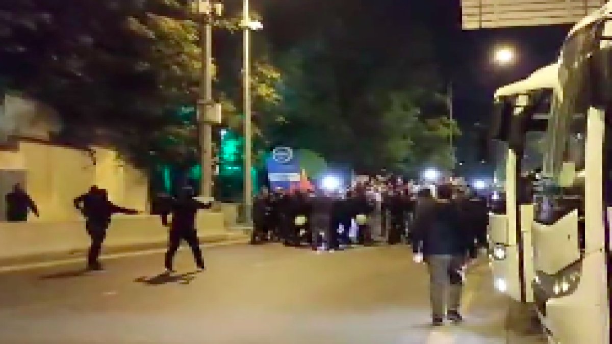 Ankaralılar, İsrail Büyükelçiliği konutu önünde protesto eylemi yaptı, güvenlik güçleri müdahalede bulundu